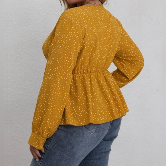 ‘NWOT Lantern Sleeve Peplum Top’ 💛 - Picture 3 of 7
